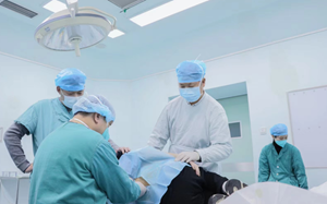 劉保池教授到我院開(kāi)展自體骨髓細(xì)胞治療