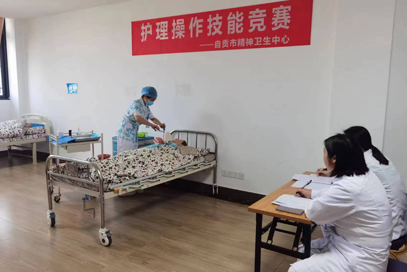 我院開展護理規(guī)培技能競賽